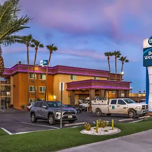Western Mccarran Hotel