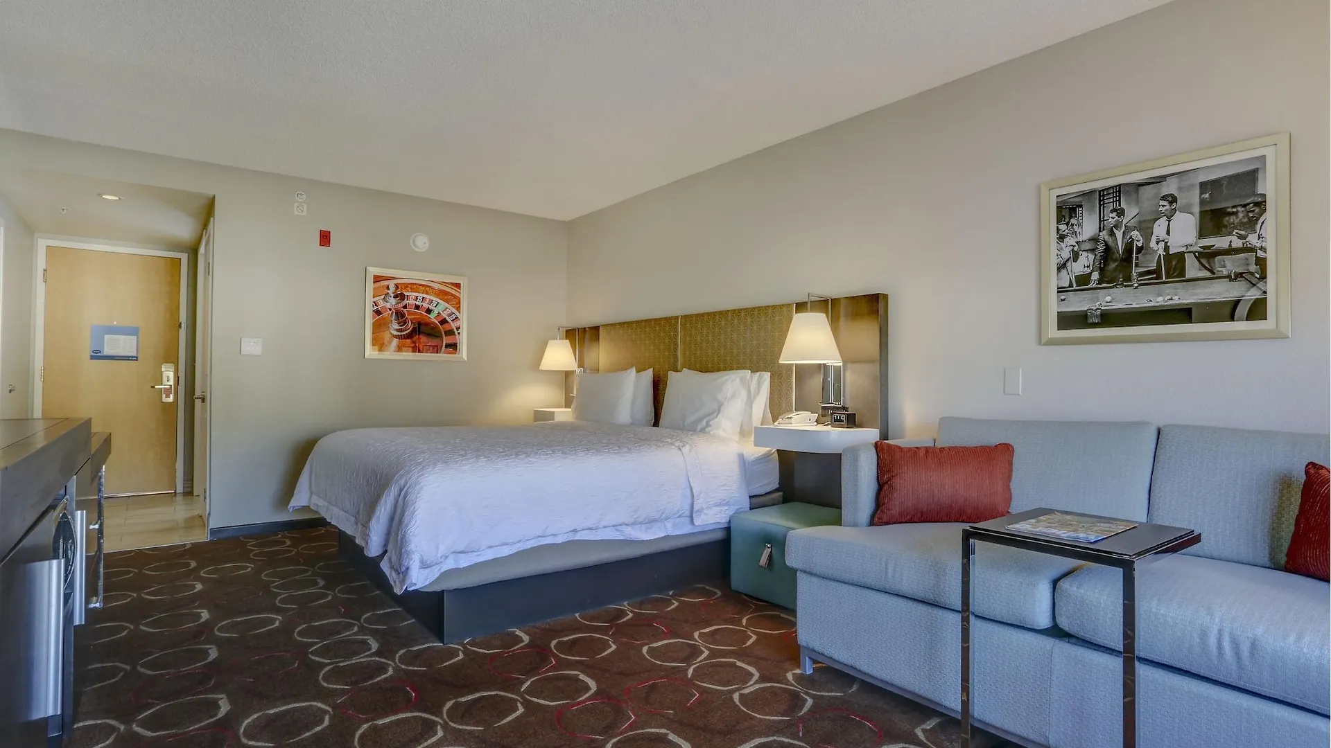 Hampton Inn Tropicana Las Vegas 3*,