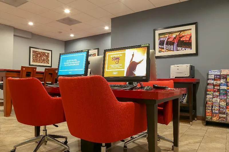 Hampton Inn Tropicana Las Vegas 3*,